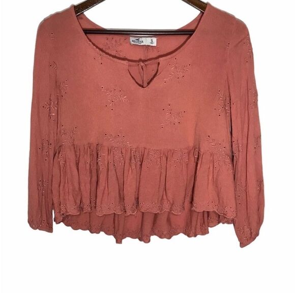 Hollister Tops - Women’s Hollister Coral Blouse